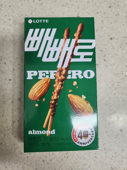 LOTTE Choco Pepero Almonds(	아몬드 빼빼로)